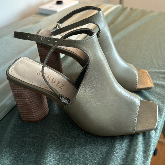 SCHUTZ Heels. Women’s Size 5.5. Olive Green Heels. - Picture 5 of 5
